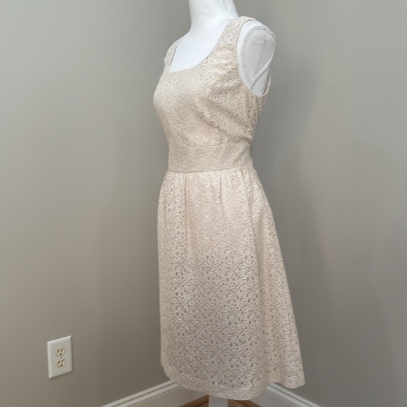 Off-White Lace Midi Sleeveless Dress with Wide-U Neckline and Banded Waistline - Picture 4 of 8